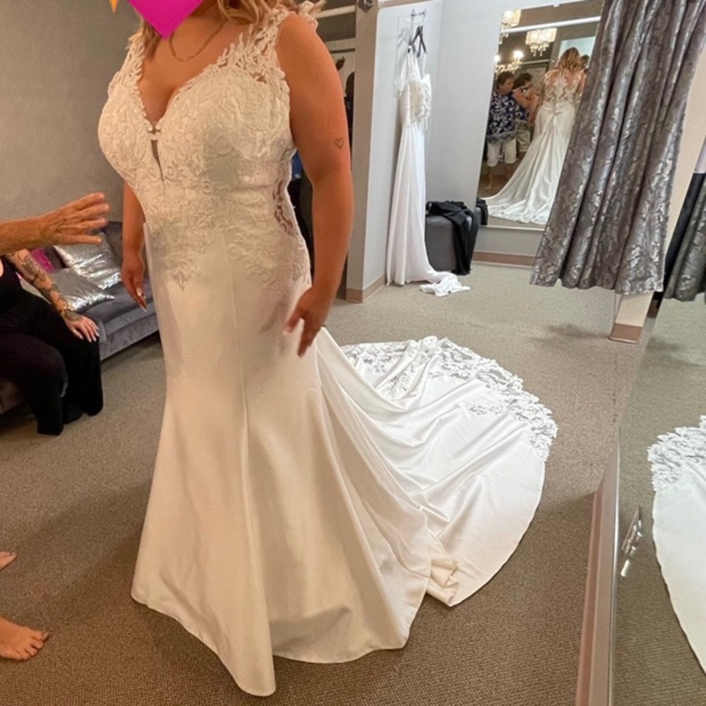 Allure Bridal Wedding Gown